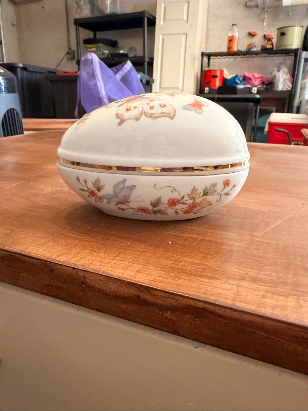 Porcelain Floral Butterfly Trinket Box - White with Gold Trim